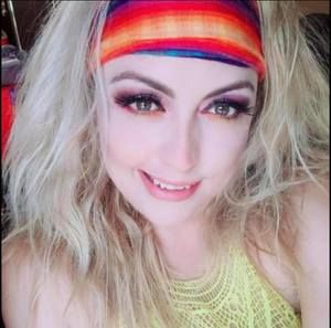 Meet your Posher, Aida